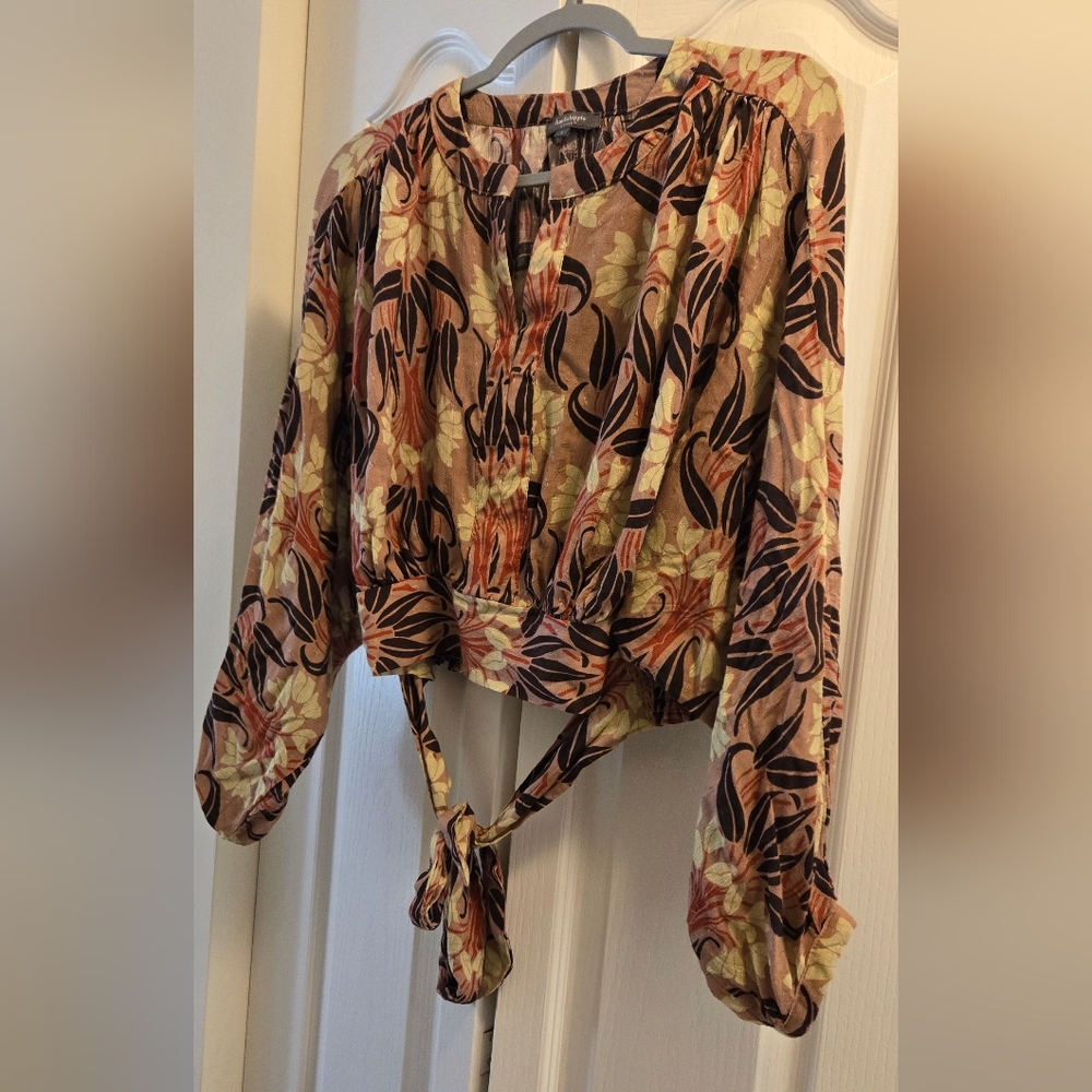 Haute Hippie Cropped blouse